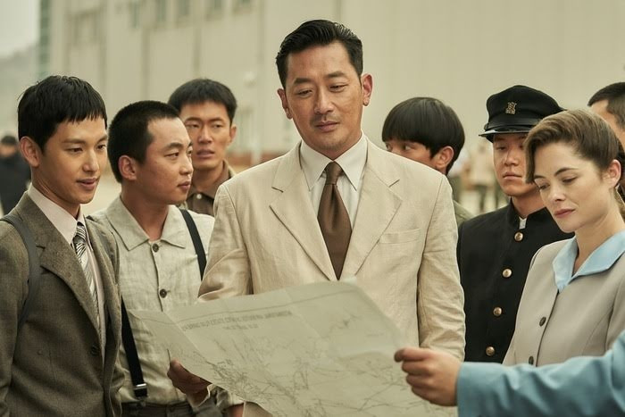 Ha Jung Woo "mất điểm" vì diễn xuất vô hồn. Ha Jung Woo "mất điểm" vì diễn xuất vô hồn.