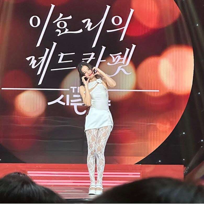 Set đồ trắng của Jennie gây tranh cãi. Người khen đẹp, người chê phối các món không phù hợp. Set đồ trắng của Jennie gây tranh cãi. Người khen đẹp, người chê phối các món không phù hợp.