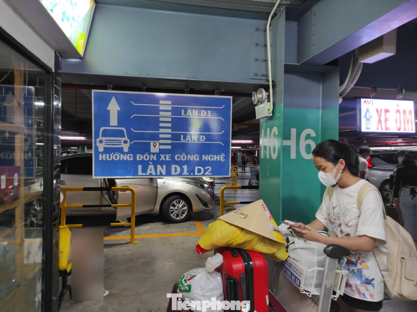 Sở GTVT TPHCM yêu cầu các đơn vị liên quan phải tăng cường phối hợp, xử lý nghiêm đối với các trường hợp lái xe, đơn vị kinh doanh vận tải hành khách vi phạm tại khu vực sân bay Tân Sơn Nhất. (Ảnh minh họa) Sở GTVT TPHCM yêu cầu các đơn vị liên quan phải tăng cường phối hợp, xử lý nghiêm đối với các trường hợp lái xe, đơn vị kinh doanh vận tải hành khách vi phạm tại khu vực sân bay Tân Sơn Nhất. (Ảnh minh họa)