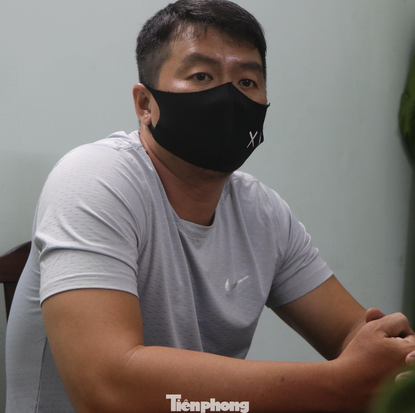 Làm việc với công an, ông B. cho biết rất ân hận và gửi lời xin lỗi đến bác sĩ cùng nhân viên y tế bệnh viện.