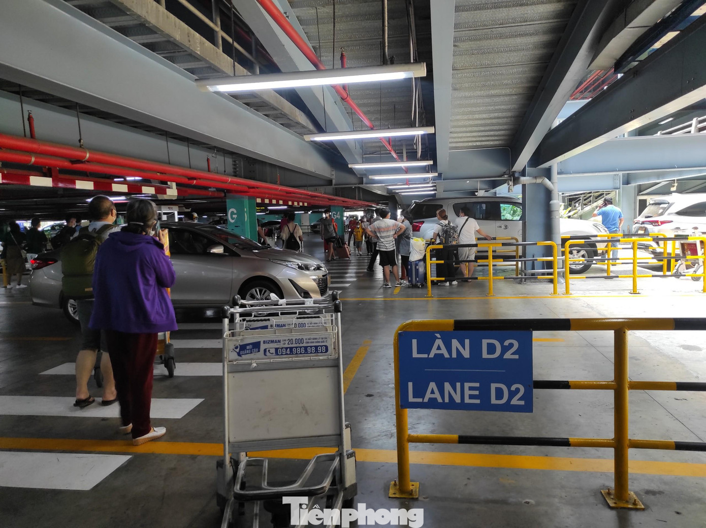 Việc thay đổi vị trí đón xe công nghệ đã giúp hành khách thoát cảnh leo tầng cao đón xe như hơn một năm qua, gây rất nhiều bất tiện. Việc thay đổi vị trí đón xe công nghệ đã giúp hành khách thoát cảnh leo tầng cao đón xe như hơn một năm qua, gây rất nhiều bất tiện.