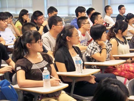 Sinh viên trong giảng đường một trường đại học tại Trung Quốc. Ảnh: blogspot.com.
