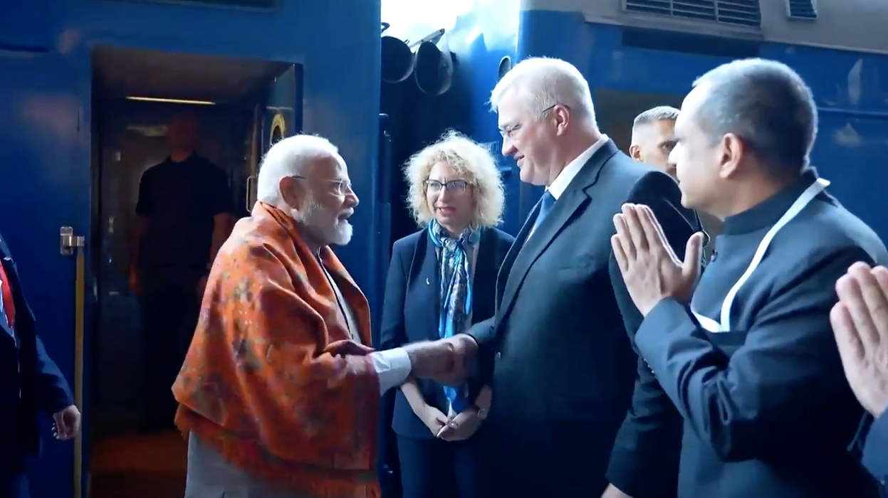 Thủ tướng Ấn Độ Narendra Modi đến Kiev bằng tàu hoả, ngày 23/8. (Nguồn: Viory) Thủ tướng Ấn Độ Narendra Modi đến Kiev bằng tàu hoả, ngày 23/8. (Nguồn: Viory)