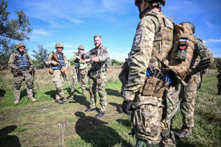Hãng quân sự tư nhân Mỹ Mozart Group huấn luyện binh lính Ukraine, tháng 9/2022. (Ảnh: Getty) Hãng quân sự tư nhân Mỹ Mozart Group huấn luyện binh lính Ukraine, tháng 9/2022. (Ảnh: Getty)