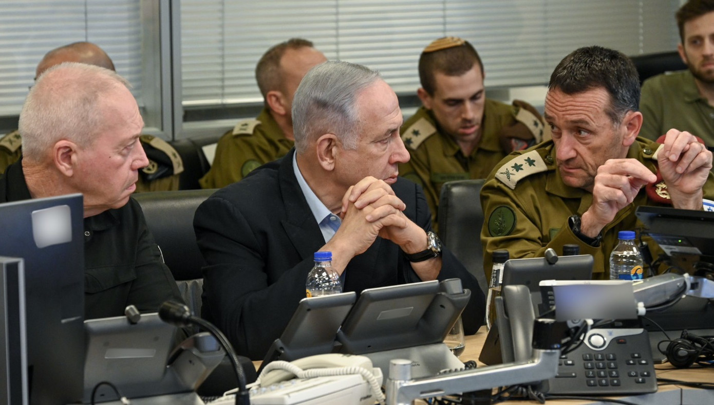 Thủ tướng Israel Benjamin Netanyahu họp với các tướng lĩnh tại Tel Aviv, ngày 20/7. (Ảnh: Times of Israel) Thủ tướng Israel Benjamin Netanyahu họp với các tướng lĩnh tại Tel Aviv, ngày 20/7. (Ảnh: Times of Israel)