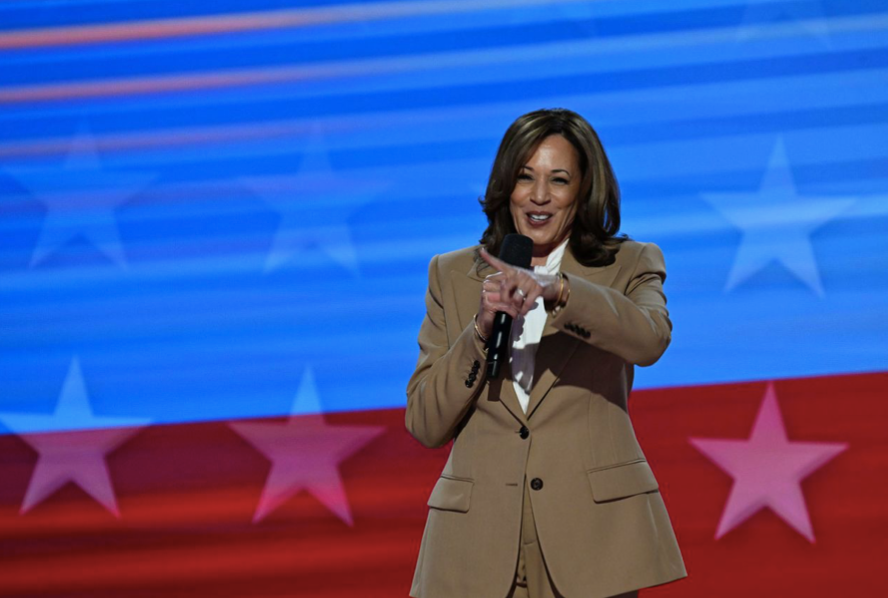 Bà Kamala Harris phát biểu tại đại hội, tối 19/8. (Ảnh: CNN) Bà Kamala Harris phát biểu tại đại hội, tối 19/8. (Ảnh: CNN)