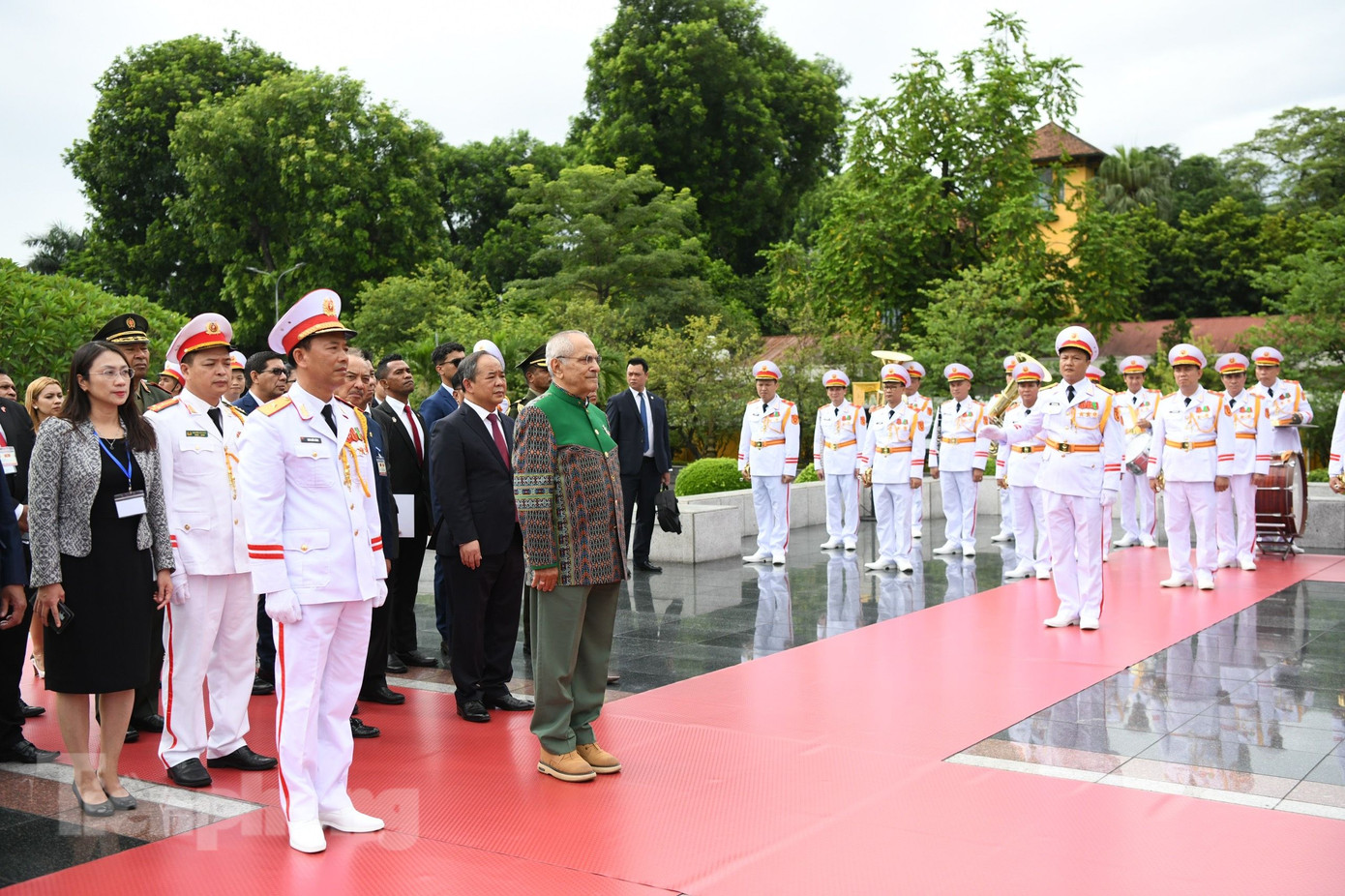 Tổng thống Timor-Leste José Ramos-Horta viếng Đài tưởng niệm các Anh hùng liệt sĩ. (Ảnh: Như Ý) Tổng thống Timor-Leste José Ramos-Horta viếng Đài tưởng niệm các Anh hùng liệt sĩ. (Ảnh: Như Ý)