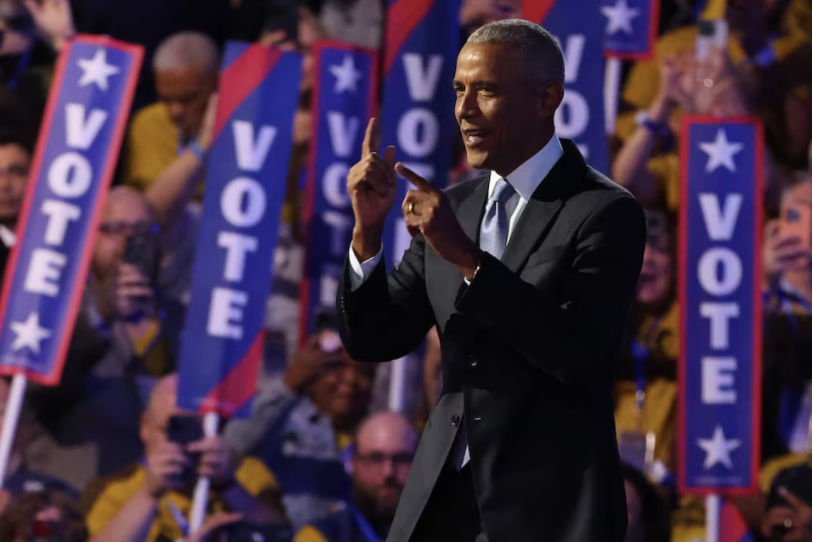 Cựu Tổng thống Barack Obama phát biểu tại Đại hội toàn quốc của đảng Dân chủ. (Ảnh: Reuters)