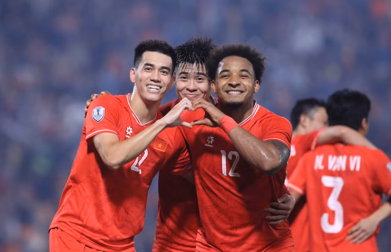 Tuyển Việt Nam đứng trước cơ hội đăng quang ASEAN Cup 2024 (ảnh Minh Dân)