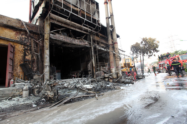 Tang hoang cả một khu phố