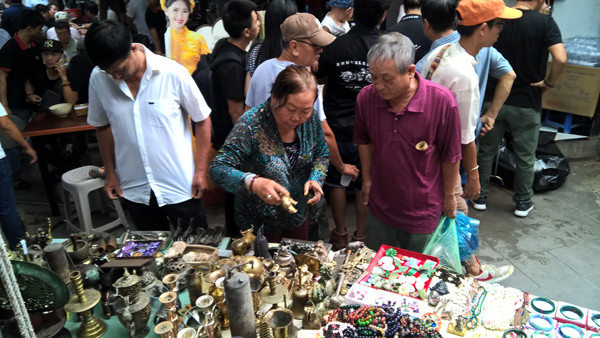 Dạo chợ đồ cổ độc nhất Sài Gòn mỗi tuần chỉ họp một phiên ảnh 2