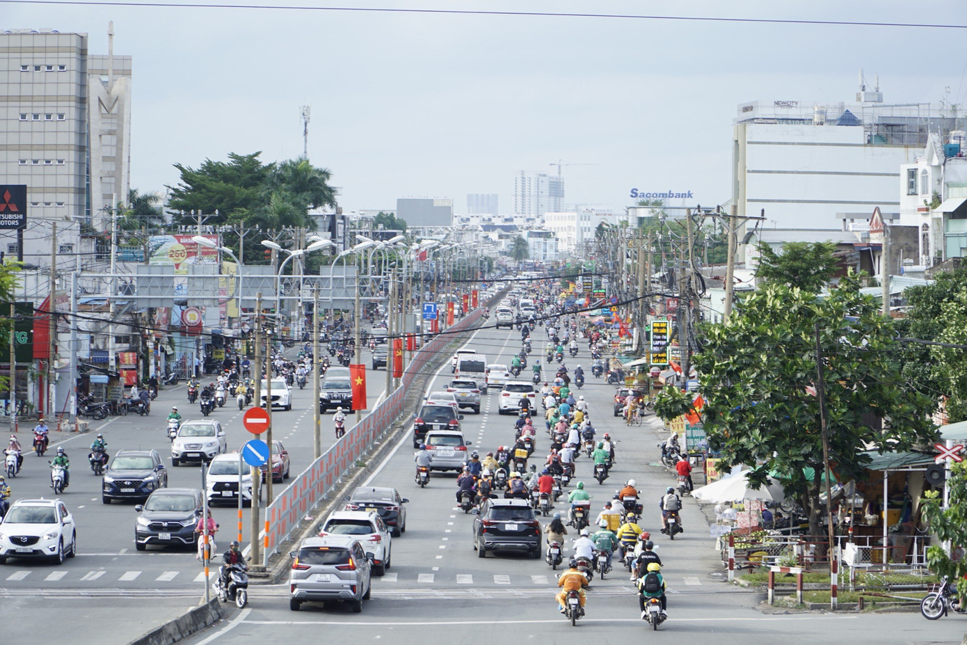 Quốc lộ 13 khá thông thoáng vào chiều 4/9.