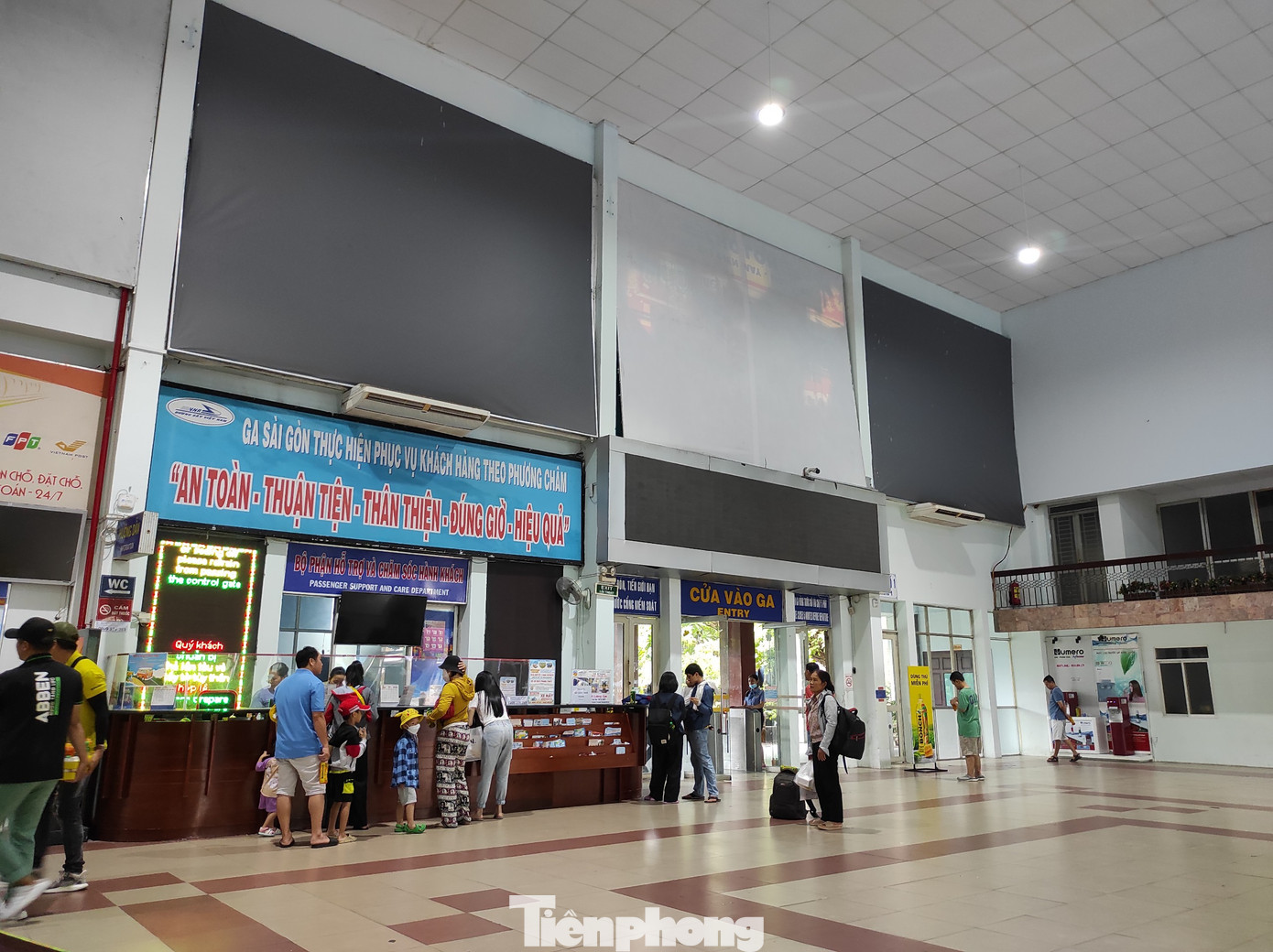 Ga Sài Gòn thông thoáng vào trưa 1/9. Ảnh: Hữu Huy