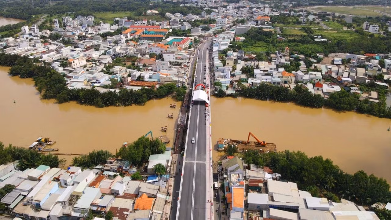 Đầu tháng 9/2023, cầu Long Kiểng được thông xe và dự kiến cuối năm nay, cầu Rạch Đỉa mới cũng sẽ được thông xe, từ đó góp phần cải thiện tình hình giao thông khu vực, tạo động lực phát triển kinh tế - xã hội, giảm ùn tắc giao thông khu vực phía nam TPHCM. Đầu tháng 9/2023, cầu Long Kiểng được thông xe và dự kiến cuối năm nay, cầu Rạch Đỉa mới cũng sẽ được thông xe, từ đó góp phần cải thiện tình hình giao thông khu vực, tạo động lực phát triển kinh tế - xã hội, giảm ùn tắc giao thông khu vực phía nam TPHCM.