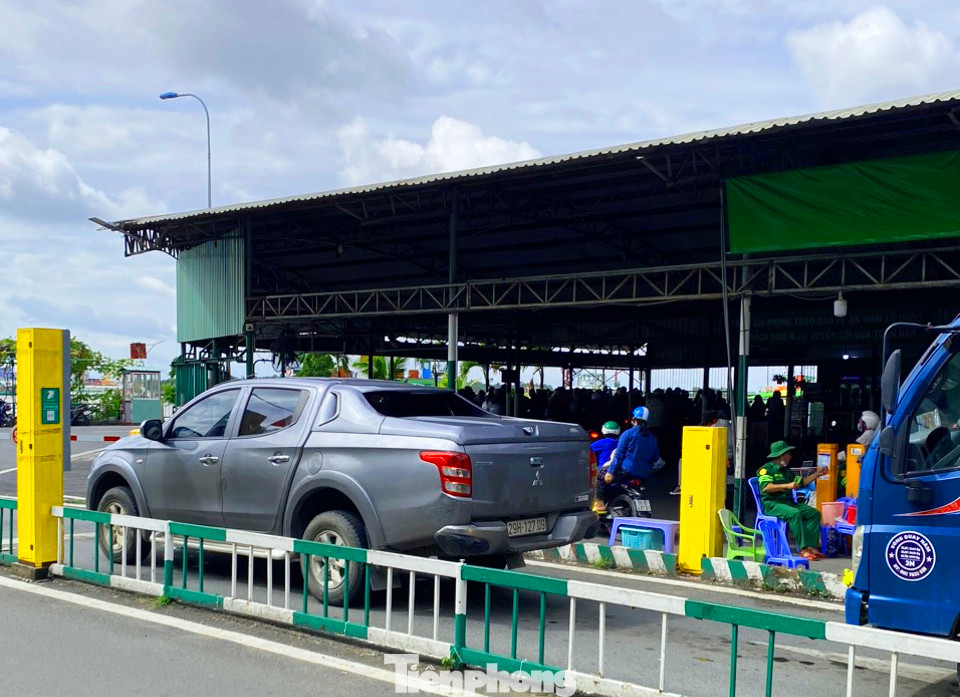 Theo Xí nghiệp Quản lý phà Cát Lái, ngày 1/9 là ngày cao điểm, dự báo sẽ có khoảng 75.000 hành khách qua phà. Theo Xí nghiệp Quản lý phà Cát Lái, ngày 1/9 là ngày cao điểm, dự báo sẽ có khoảng 75.000 hành khách qua phà.