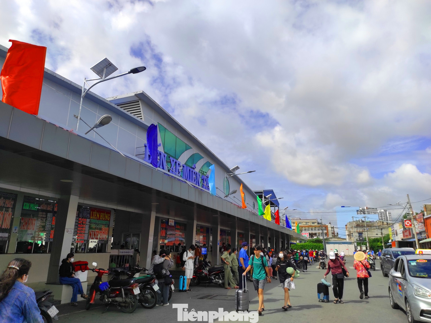 Theo dự báo, cao điểm ngày 1/9, bến xe Miền Tây có thể đón khoảng 54.000 lượt hành khách.