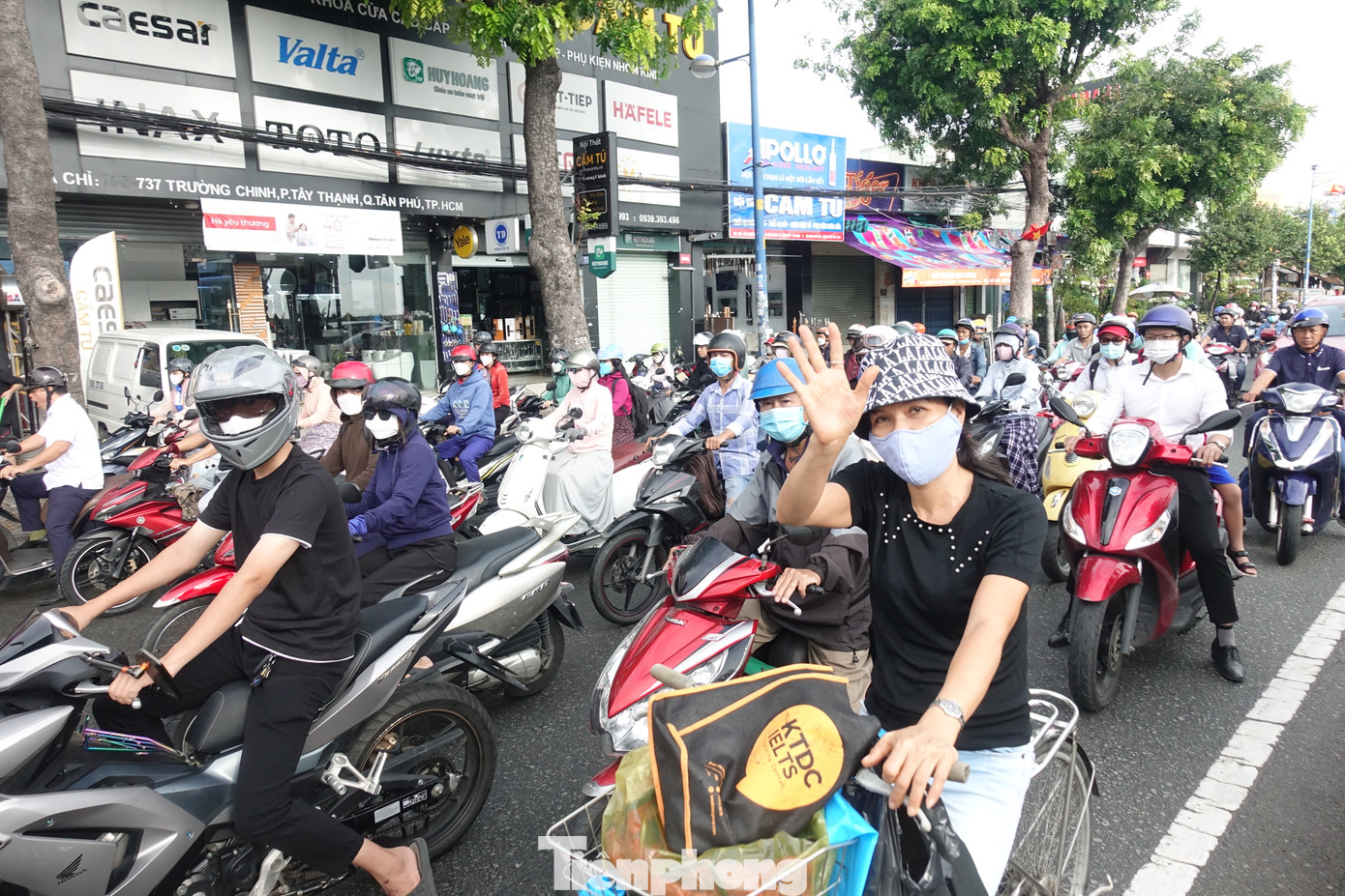 Ghi nhận lúc 8h tại khu vực đường Trường Chinh (quận Tân Phú).