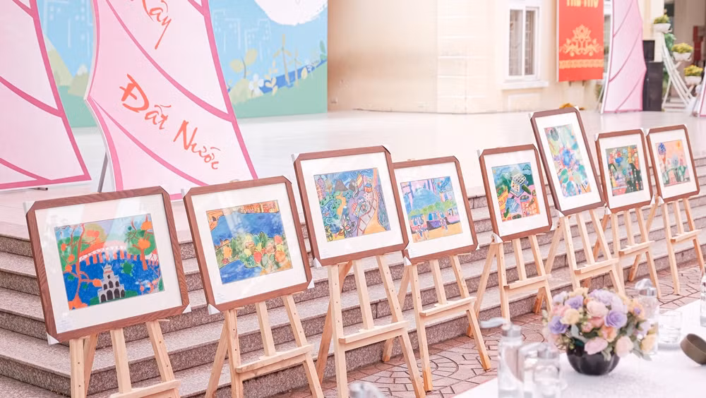 Hàng nghìn học sinh Hà Nội trổ tài vẽ tranh để truyền tải ước mơ về thành phố xanh ảnh 1