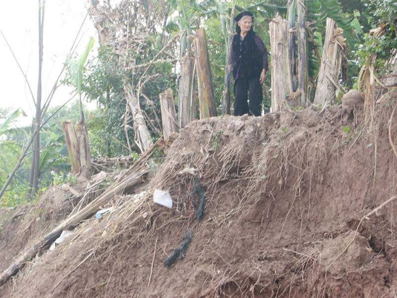 Những hàm ếch cao trên 5 mét có thể sập bất cứ lúc nào. Ảnh: Minh Thùy