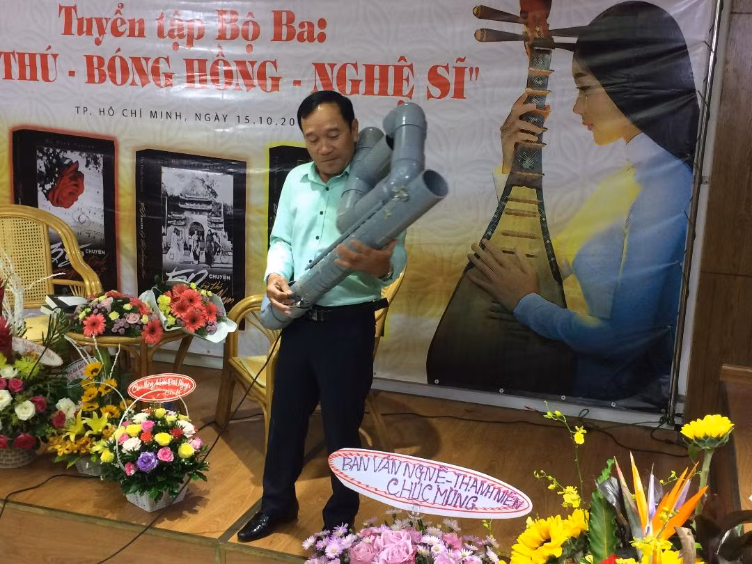 Nhiều kỷ lục gia tham dự Lễ ra mắt sách của nhà báo Hà Đình Nguyên ảnh 2