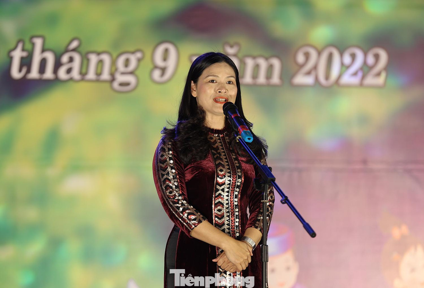 Bí thư Huyện ủy Mèo Vạc - bà Vương Ngọc Hà phát biểu tại chương trình