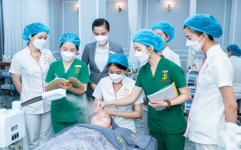 Một buổi học thực hành tại DIVA Academy