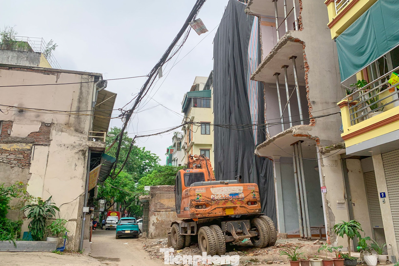 Khu vực Phương Mai (quận Đống Đa) có mật độ dân số đông, phương tiện lưu thông ở mức cao, thường xuyên xảy ra ùn tắc, đặc biệt giờ cao điểm.