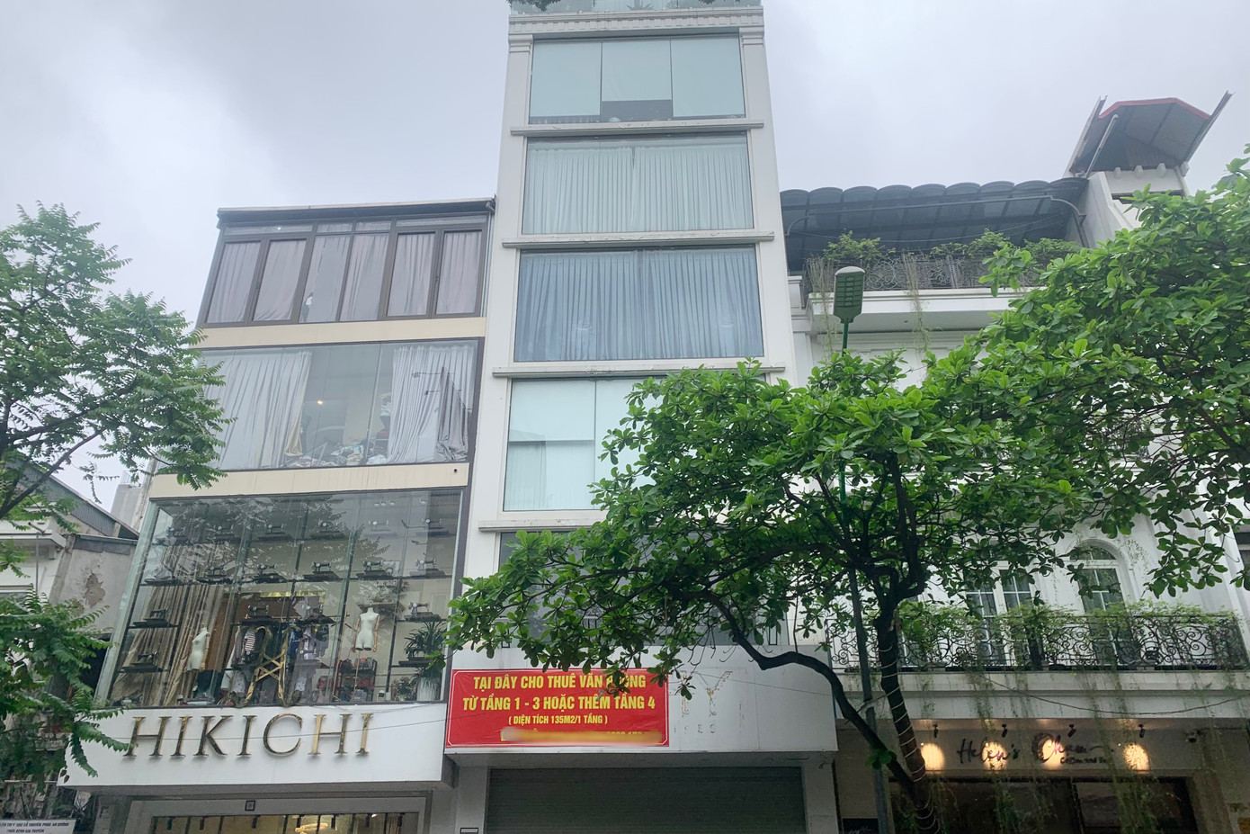 Một tòa cho thuê văn phòng ở vị trí đẹp với diện tích 135m2/tầng với giá thuê hàng trăm triệu/tháng chịu cảnh ế ẩm. Một tòa cho thuê văn phòng ở vị trí đẹp với diện tích 135m2/tầng với giá thuê hàng trăm triệu/tháng chịu cảnh ế ẩm.