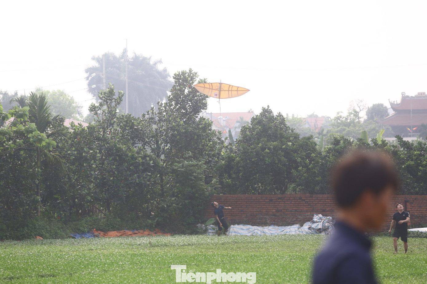 Lễ hội thả diều truyền thống ở Bá Dương Nội mang ý nghĩa cầu cho mưa thuận gió hòa. Không chỉ thu hút người dân quanh vùng, hội thi này còn thu hút không ít người chơi diều từ các địa phương khác cũng như khách du lịch nước ngoài tới chiêm ngưỡng.