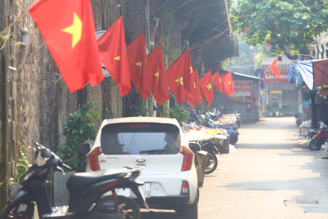 Vẻ yên bình của Thủ đô trong ngày kỷ niệm thiêng liêng của đất nước