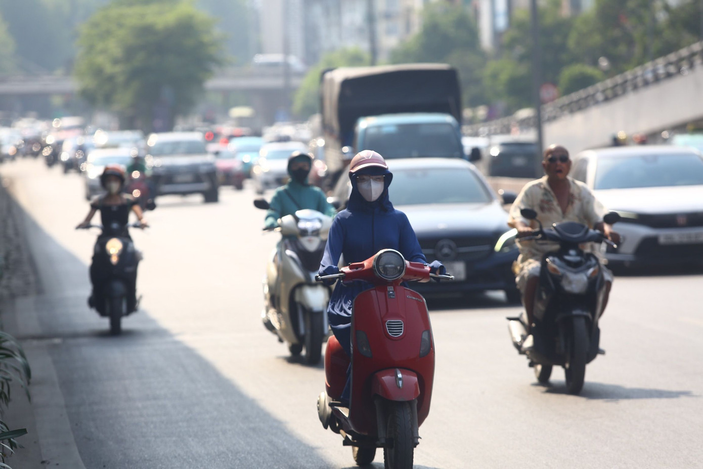 Đắt đỏ không kém, nằm trên tuyến đường Vành đai 2, đường Trường Chinh được mở rộng từ tháng 10/2023 với tổng mức đầu tư 2.560 tỷ đồng.