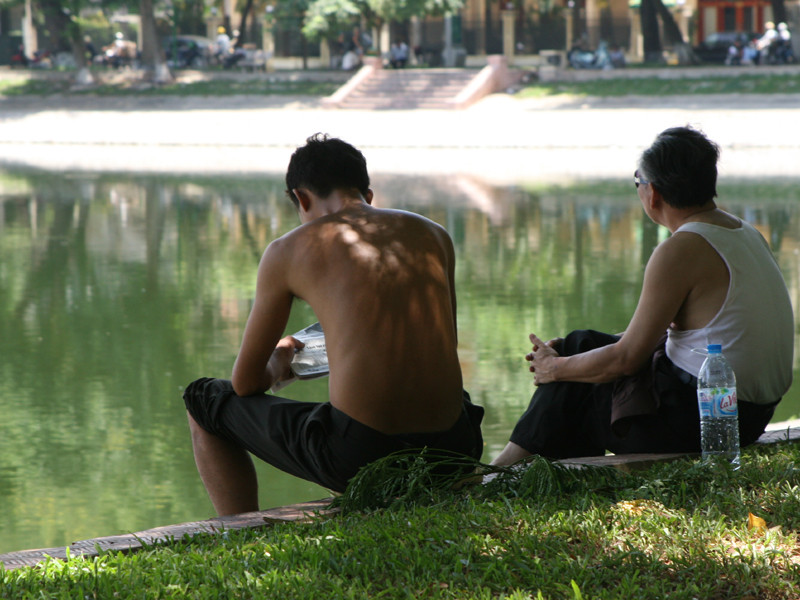 Mệt mỏi vì nắng nóng ảnh 12