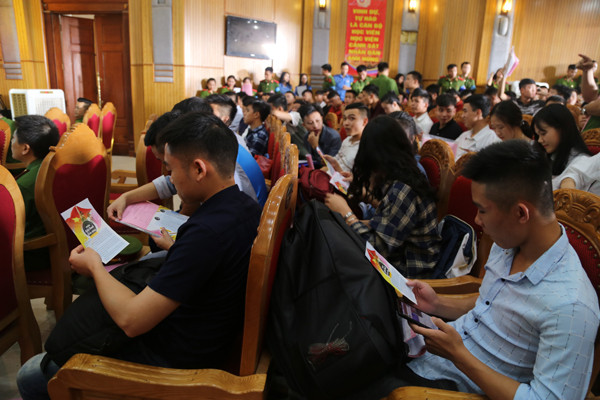 Tân sinh viên Học viện Cảnh sát Nhân dân ngày nhập trường ảnh 5