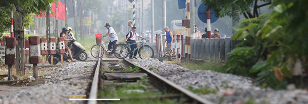 Mảnh ghép xã hội nhìn từ con đường đến trường ảnh 15