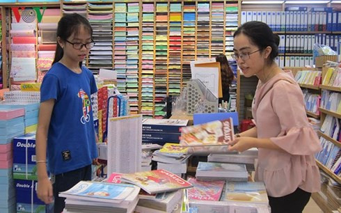 Lỗ 40 tỷ đồng và chuyện chấm dứt độc quyền biên soạn SGK ảnh 1