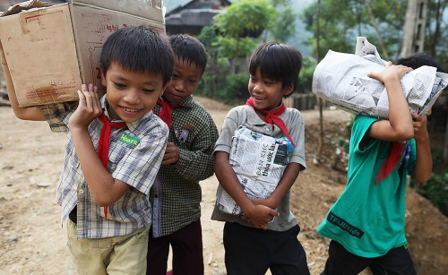 Cuộc sống của học sinh ở 'ốc đảo' ven hồ thủy điện Bản Vẽ ảnh 10