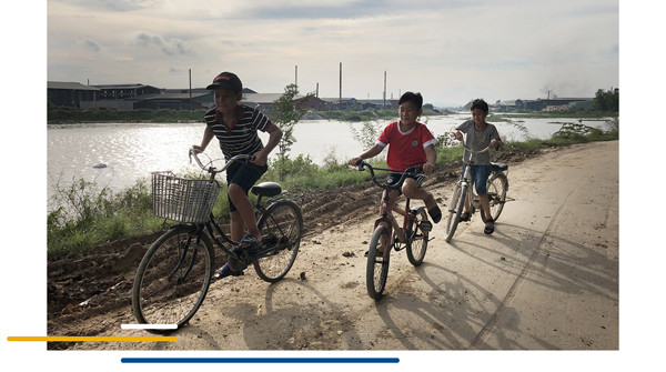 Mảnh ghép xã hội nhìn từ con đường đến trường ảnh 2