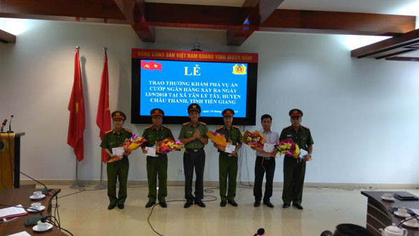 Thông tin mới vụ cướp ngân hàng ở Tiền Giang ảnh 2