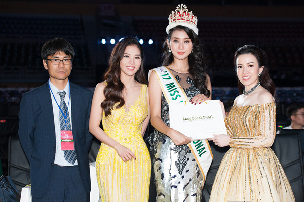 Trải lòng của người phụ nữ đứng sau hào quang vương miện HHVN 2018 ảnh 3