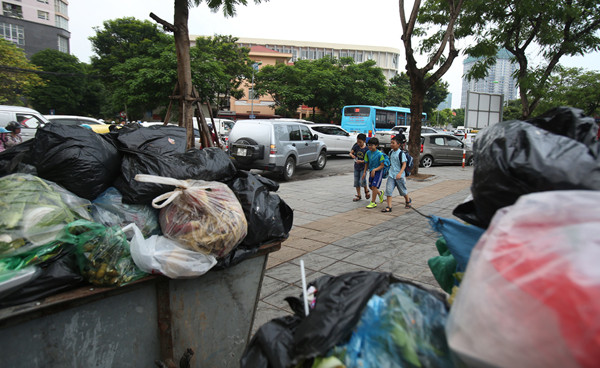 Mảnh ghép xã hội nhìn từ con đường đến trường ảnh 17