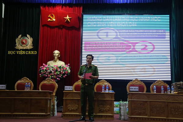 Tân sinh viên Học viện Cảnh sát Nhân dân ngày nhập trường ảnh 1