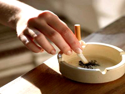 Bỏ hút thuốc lá để bảo vệ trái tim của bạn và cộng đồng - Ảnh minh họa