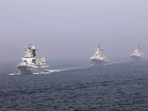 Tàu hộ vê tên lửa Trung Quốc trong vùng nước Senkaky