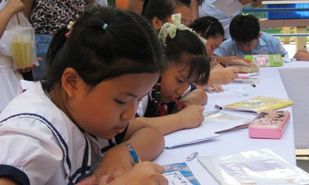 Học chữ khi chưa đảm bảo về tâm sinh lý, lại học sai cách rất nguy hiểm cho việc học sau này của trẻ.