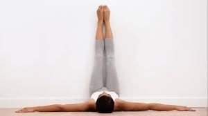 Những động tác yoga nhẹ nhàng trước khi đi ngủ sẽ giúp bạn ngủ ngon và sâu hơn. Những động tác yoga nhẹ nhàng trước khi đi ngủ sẽ giúp bạn ngủ ngon và sâu hơn.