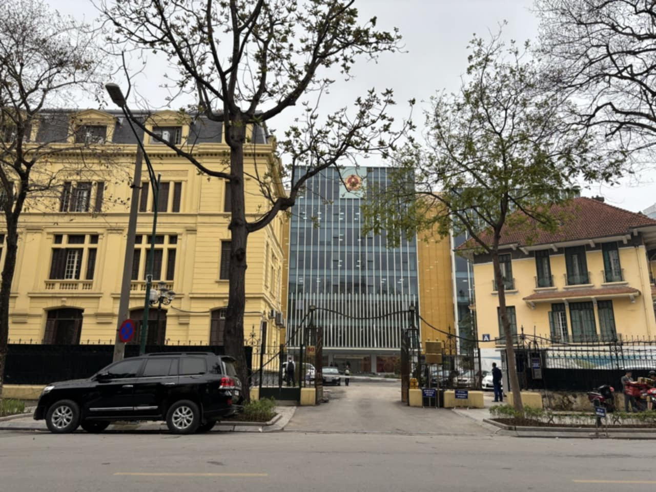 Trụ sở chính của Bộ Xây dựng tại số 80B Trần Hưng Đạo, phường Trần Hưng Đạo, quận Hoàn Kiếm, TP. Hà Nội. Trụ sở chính của Bộ Xây dựng tại số 80B Trần Hưng Đạo, phường Trần Hưng Đạo, quận Hoàn Kiếm, TP. Hà Nội.