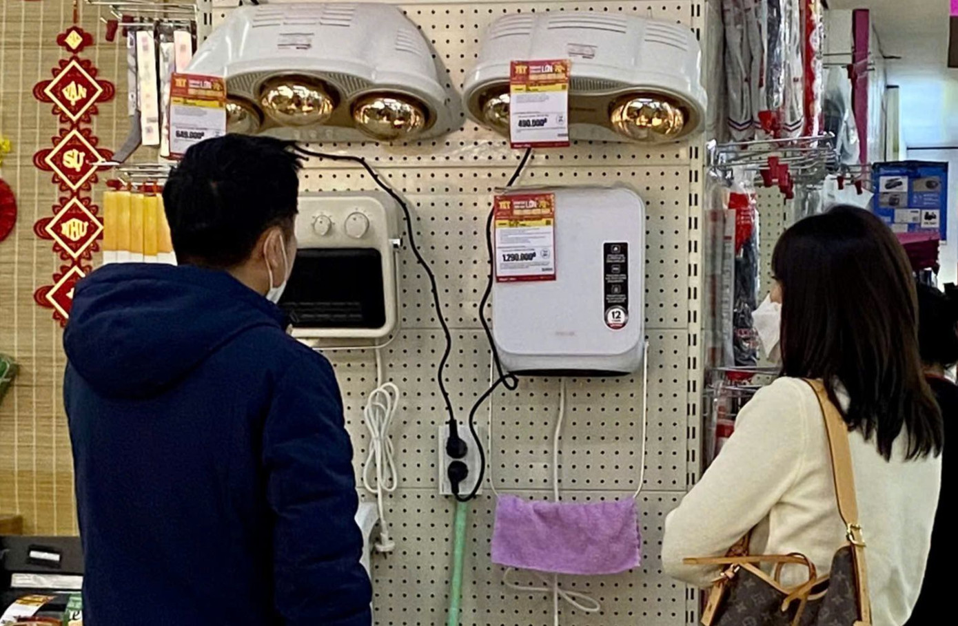 Đèn sưởi phòng tắm được quan tâm.