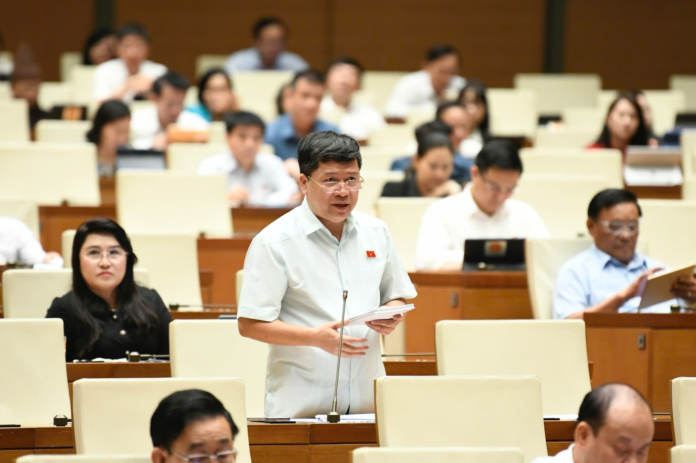 Đại biểu Tạ Văn Hạ (đoàn Quảng Nam)