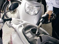 Đo lường xăng dầu hiện nay đã trở thành vấn đề “nóng” do giá nhiên liệu tăng cao (ảnh minh họa) Đo lường xăng dầu hiện nay đã trở thành vấn đề “nóng” do giá nhiên liệu tăng cao (ảnh minh họa)