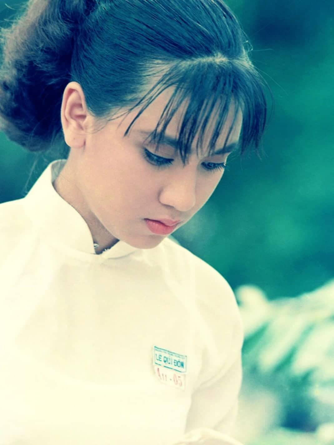 Hiếm khi Y Phụng mong manh thế này Hiếm khi Y Phụng mong manh thế này